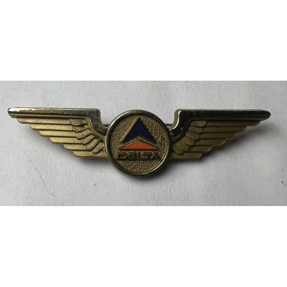 Vintage Delta Airlines Jr Junior Pilot Flight Attendant Pin Plastic Gold Costume